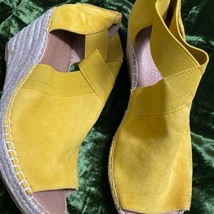Gentle Souls NWOT Espadrille Wedge Suede Sandals sz 9.5  Price is firm